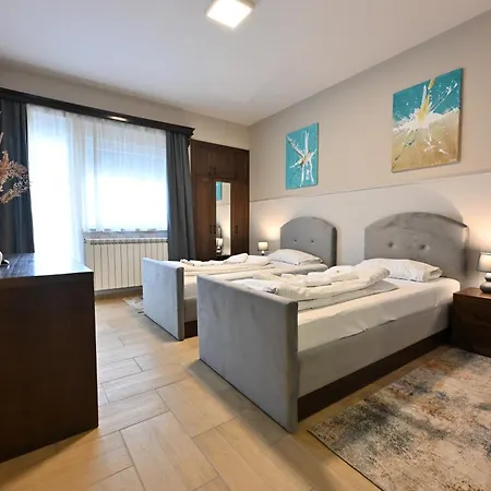 Lane Hotel